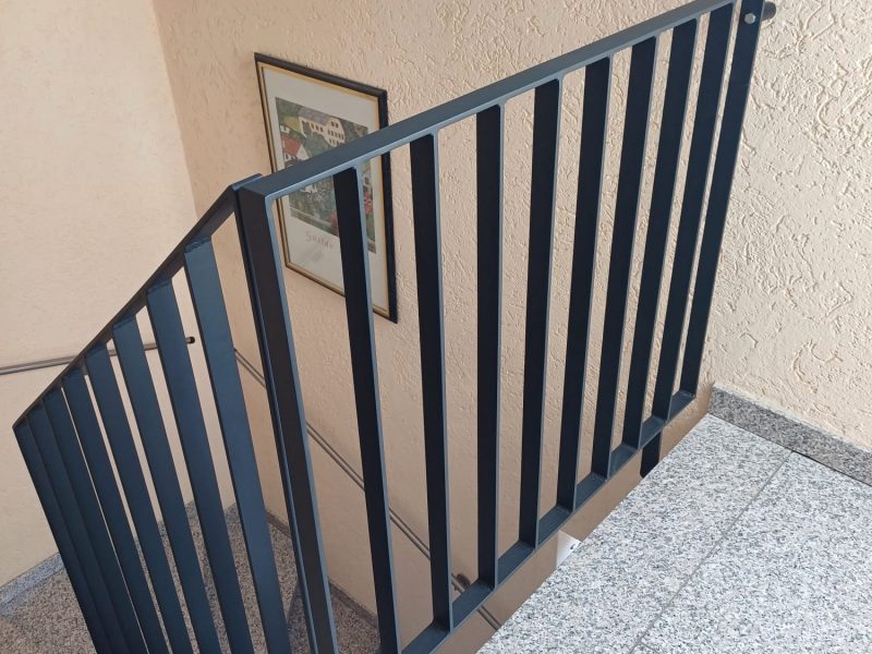 Geländer Metall schwarz